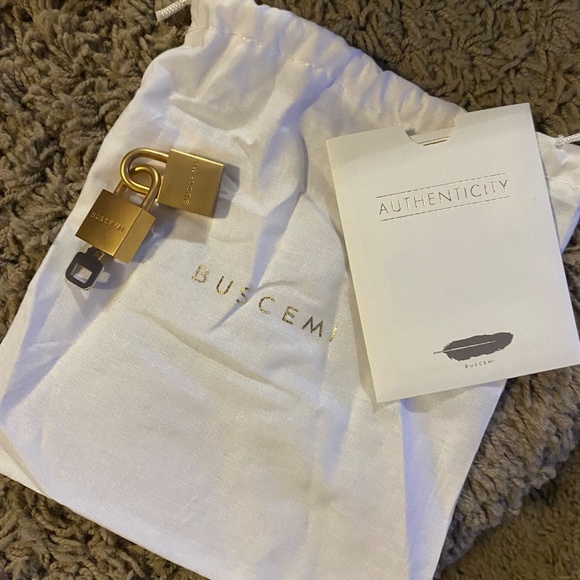 Olive Green Buscemi Belt with Extra Locks 105/42 - Picture 5 of 6